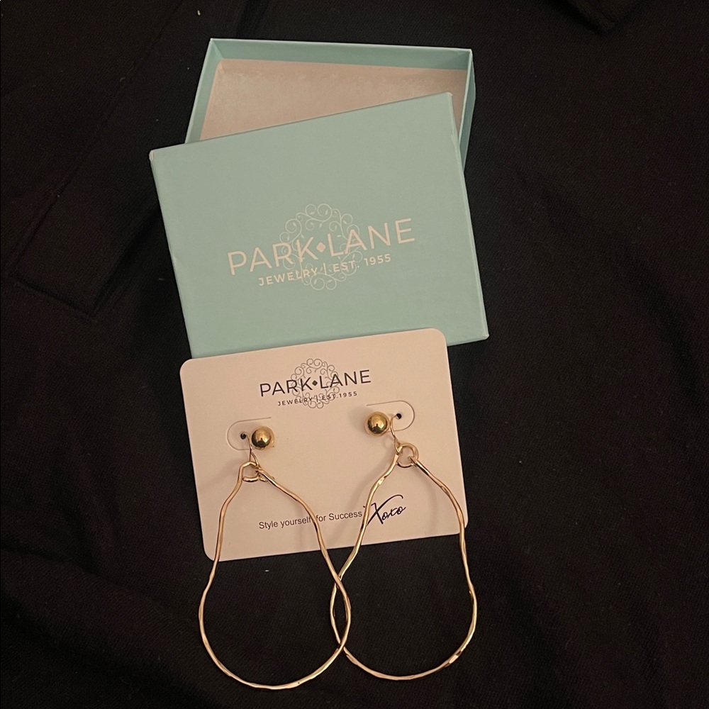 Park-Lane “Mochi” gold earrings with studs   New